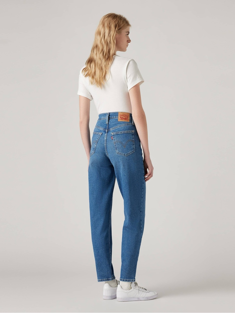 Levi's High Waisted Mom Jeans Size 26